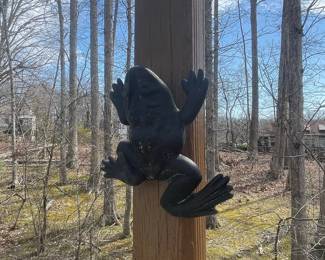 Cast Iron Frog Garden Sculpture