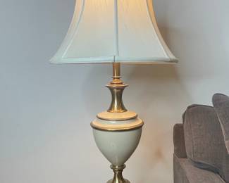 Vintage Stiffel Brass and Cream Ceramic Urn Table Lamp