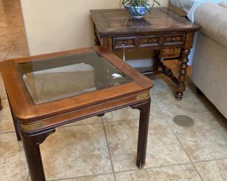 Glasstop table-25x25x21 & 28x28x24