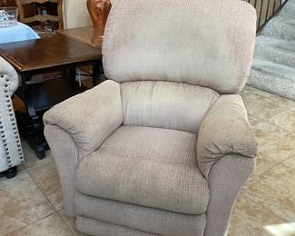 Tan recliner-35x38