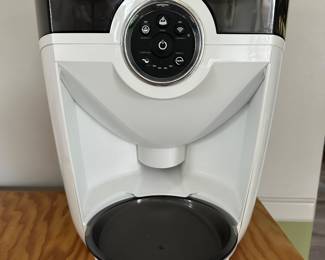 Cat automatic feeder