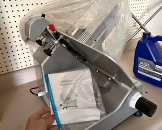 Prof grade meat slicer