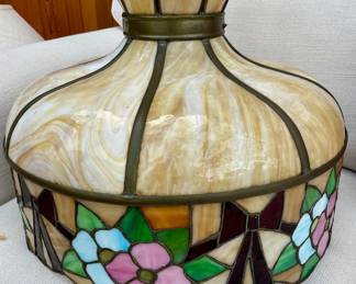 Tiffany Style Leaded Glass Floral Design Pendant