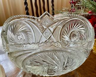 L.E. Smith Aztec Pattern Pressed Glass Punch Bowl