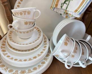 Corelle Corning "Butterfly Gold" Dinnerware Set