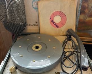 Symphonic Model 1PN02 Record Player