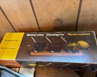 Selandia Designs Teakwood Condiment Set