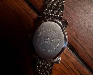 Women's Quartz Wristwatch with Rhinestone Bezel