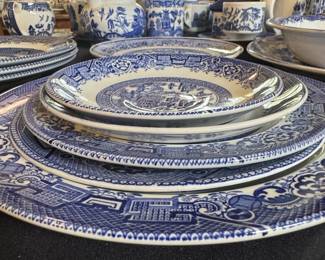 Wood & Sons Willow Pattern Dinner Plates