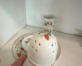 Avon "Strawberry Fields" Porcelain Salt & Pepper Shakers and Saucers Set