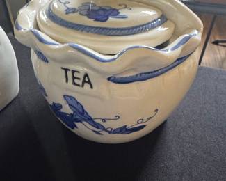 Vintage Blue Willow Pattern Canister Set