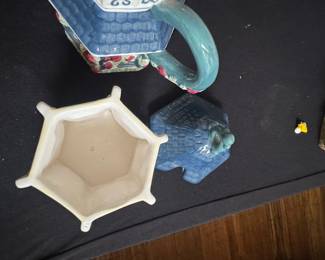 Cracker Barrel "Storybook" Creamer and Sugar Bowl Set