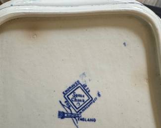 Blue Willow Pattern Covered Tureen and Platter