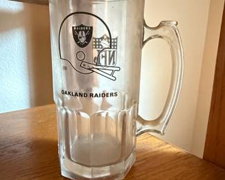 Oakland Raiders "Raiders Nation" Glass Beer Mug