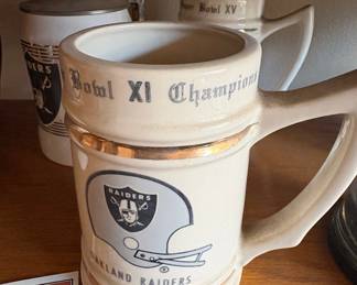 Oakland Raiders Super Bowl XI & XV Commemorative Mugs Set
