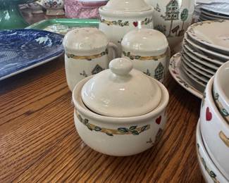 Thomson Pottery Birdhouse Dinnerware Set