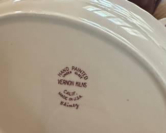 Vernon Kilns "Bhinny" Pattern Dinnerware Set