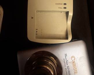 Canon PowerShot SD1300 IS Digital ELPH Camera with Battery Charger