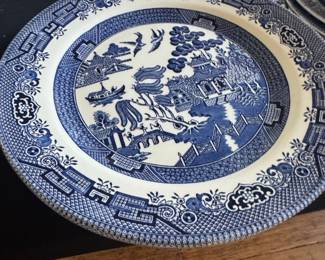 Churchill "Willow" Pattern Dinner Plates