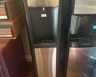 Culligan Hot and Cold Water Dispenser