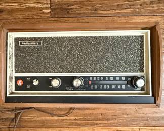 Hallicrafters AM/FM Tabletop Radio