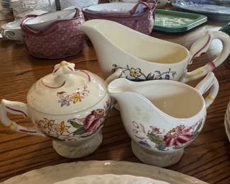 Vernon Kilns "Bhinny" Pattern Dinnerware Set