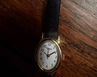 Timex Women's Cavatina Analog Quartz Watch with Leather Strap