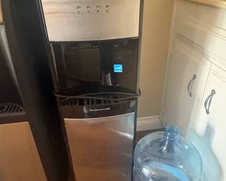 Frigidaire Bottom Loading Hot and Cold Water Dispenser