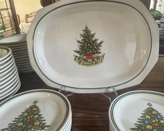 Carlton Sabin Christmas Tree Pattern Dinnerware Set