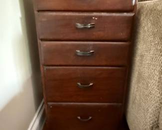 Vintage Cushman Colonial Creations Maple 4 Drawer Dresser