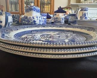 Churchill "Willow" Pattern Dinner Plates