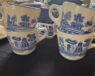 Churchill England Blue Willow Ceramic Cups