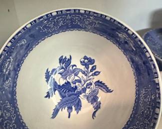 Spode Blue Room Collection 'Camilla' Teacups and Saucers