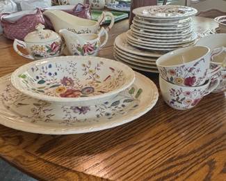 Vernon Kilns "Bhinny" Pattern Dinnerware Set