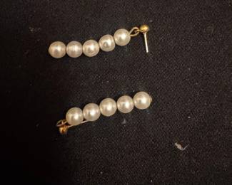 Graduated Faux Pearl Dangle Earrings
