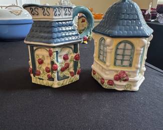Cracker Barrel "Storybook" Creamer and Sugar Bowl Set