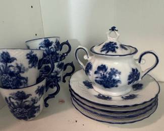 Cracker Barrel Blue Willow Pattern Porcelain Tea Set