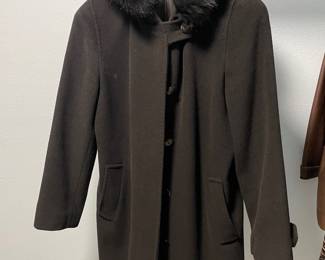 Ellen Tracy Black Wool Blend Cat with Fur Trimmed Hood – Size 8P