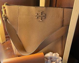 Tory Burch McGraw Small Bucket Bag,  Tory Burch Orange Leather Sunglasses Case