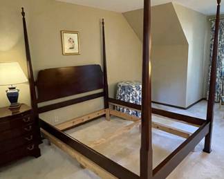 Link Taylor Heirloom Mahogany Chippendale Full Size Bed Frame