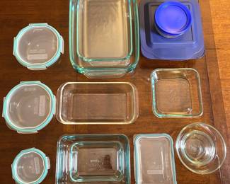 Clear Modern Pyrex Baking Dishes Some With Lids