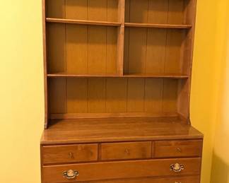 Ethan Allen 3 Drawer Dresser With Shelves