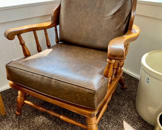 MID CENTURY SOLID MAPLE LOUNGE CHAIR WITH BROWN CUSHIONS