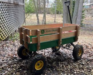JOHN DEERE WAGON