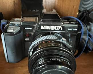 MINOLTA 7000 CAMERA