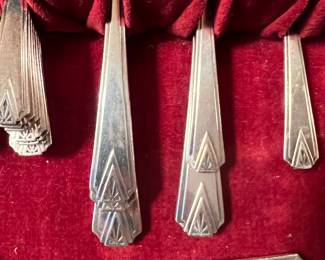 Community Deauville flatware set