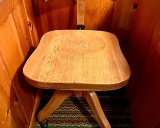 ANTIQUE OFFICE WOOD CHAIR
