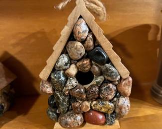 MANY STONE BIRDHOUSES