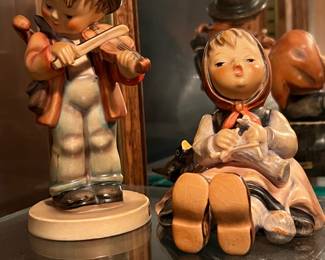 VINTAGE HUMMEL FIGURINES 