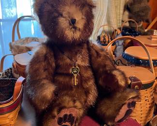 ROOM OF VINTAGE LONGABERGER BASKETS - EXCELLENT CONDITION